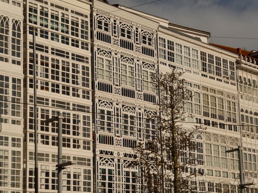 Galerías blancas de la Marina de A Coruña